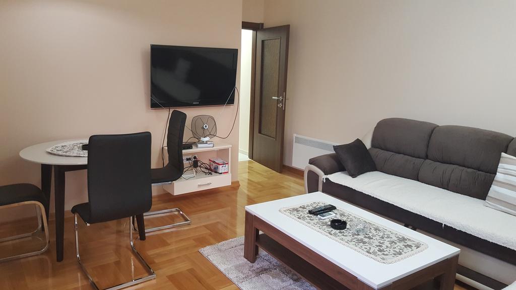 Nikolina Apartments Kotor Luaran gambar